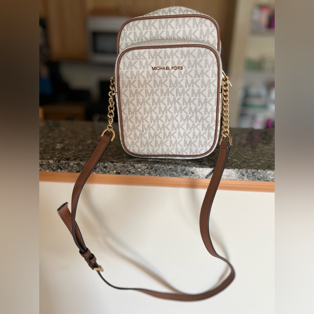 Michael Kors Jet Set crossbody
